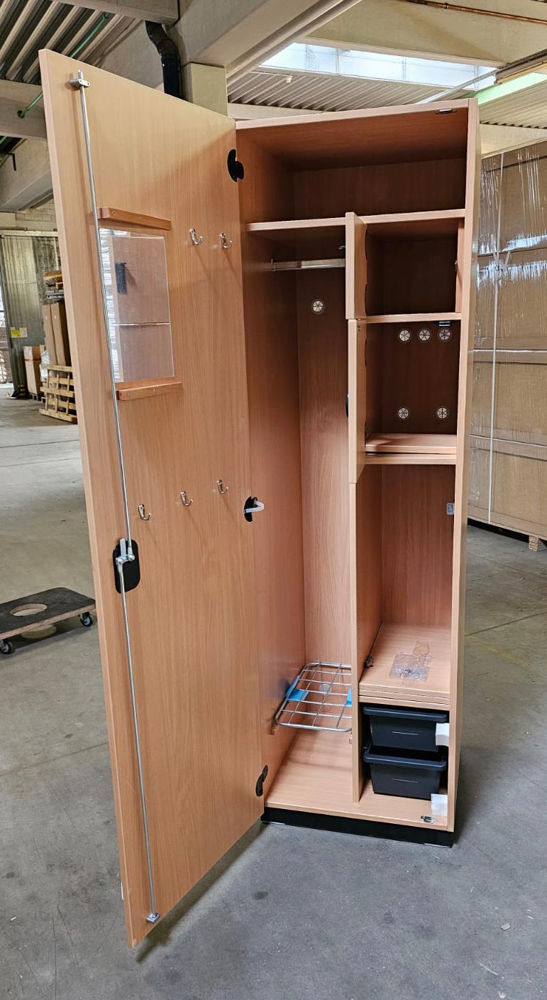 Original Bundeswehr Buche-Dekor Spind Auslieferungszustand Original Bundeswehr Buche-Dekor Spind Auslieferungszustand