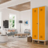 Orangefarbener Metallspind in Wohnzimmer