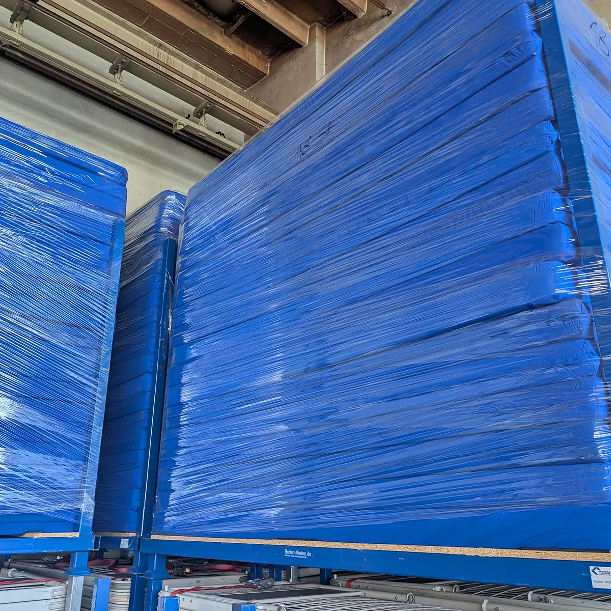 Gebrauchte Matratzen 200x80x10 cm mit PU-Bezug Gebrauchte Matratzen 200x80x10 cm mit PU-Bezug