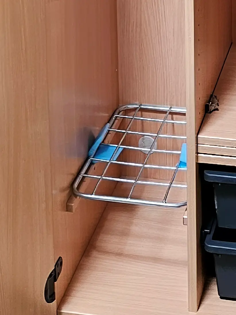 Metall Schuhrost für linken Bundeswehr-Buche-Dekor-Spind